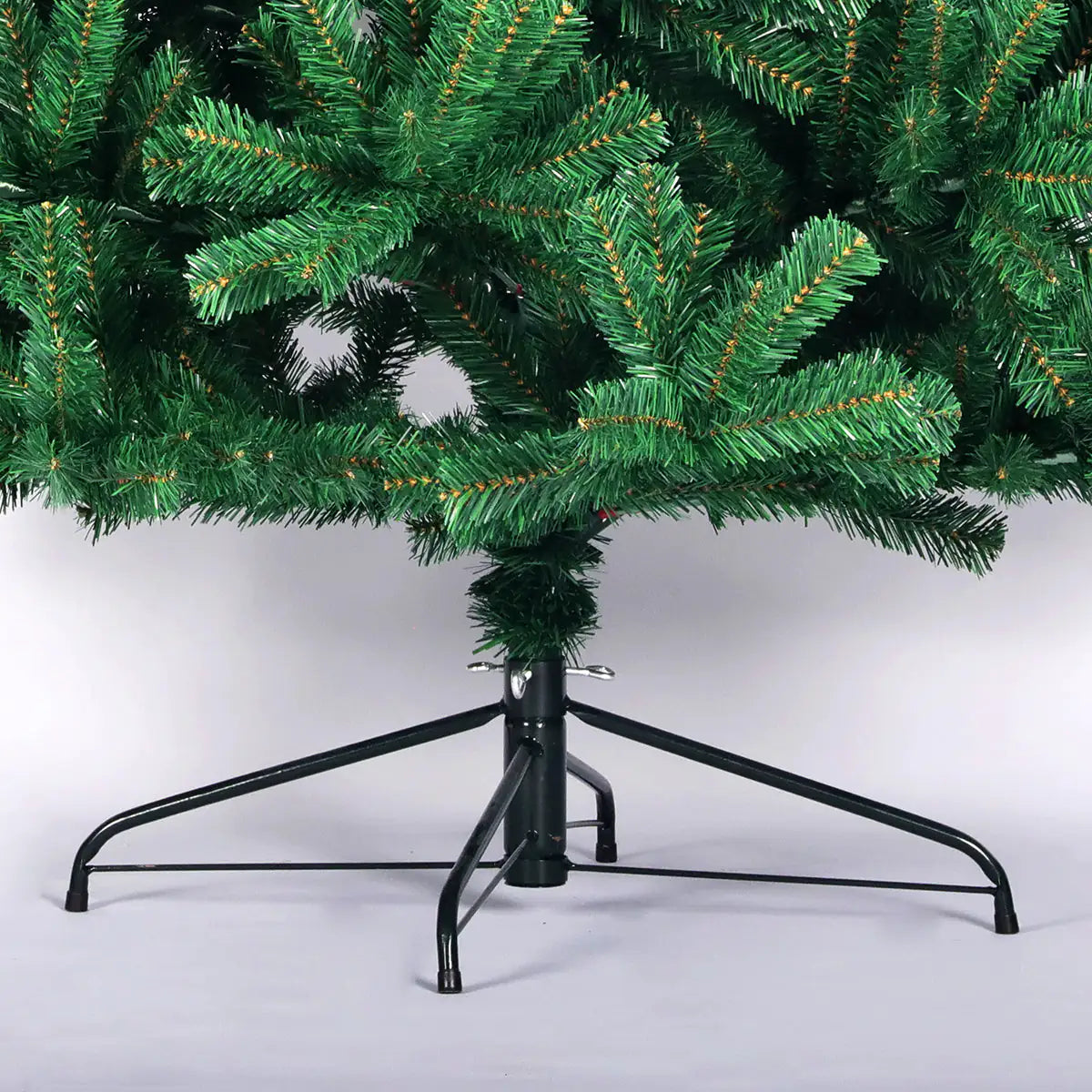 Spruce Essence Artificial Christmas Tree 7.5 Ft Green