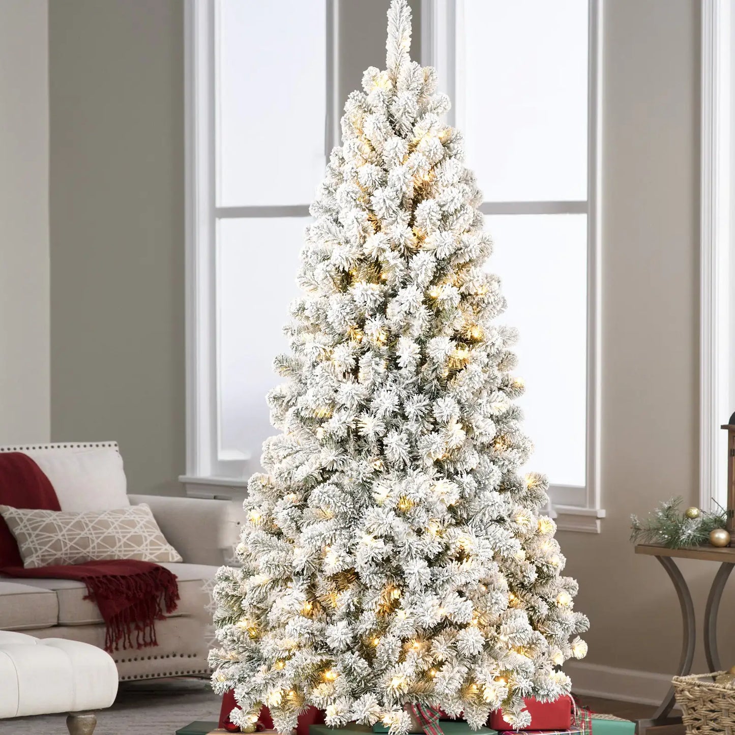 5-Foot Easy Setup Flocked Christmas Tree with 200 Lights